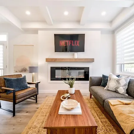 Modern Nordic Escape, 3Br Near Wem & Dt, Aircon & Fireplace, Wifi, Sleeps 6! Edmonton Exterior photo