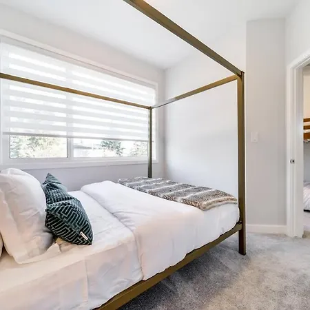 Modern Nordic Escape, 3Br Near Wem & Dt, Aircon & Fireplace, Wifi, Sleeps 6! Edmonton Exterior photo